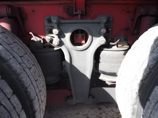 いすゞ ギガ LKG-CYJ77A(8x4)の写真28