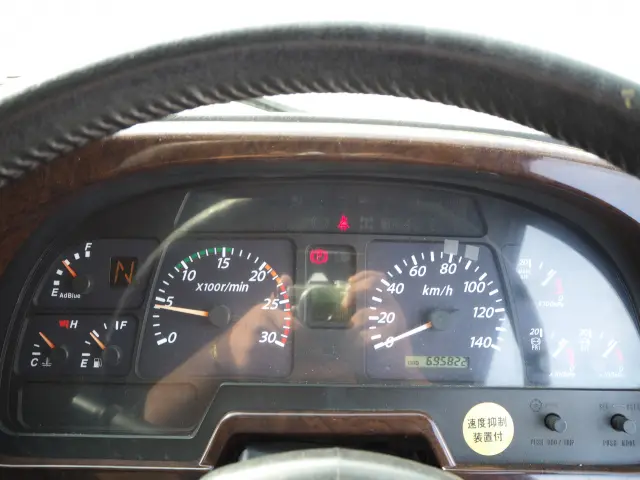 いすゞ ギガ LKG-CYJ77A(8x4)の写真49