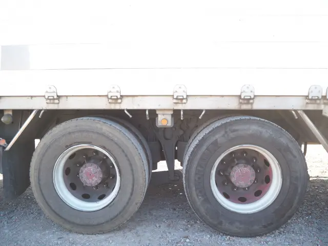 UD クオン QKG-CW5ZA(6x4)の写真16