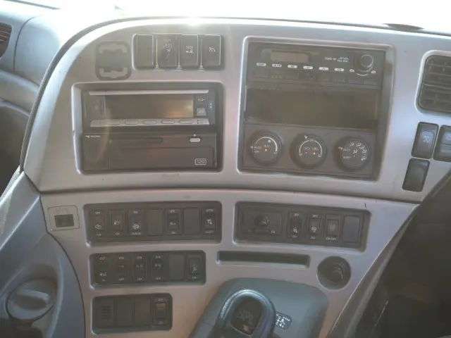 UD クオン QKG-CW5ZA(6x4)の写真48