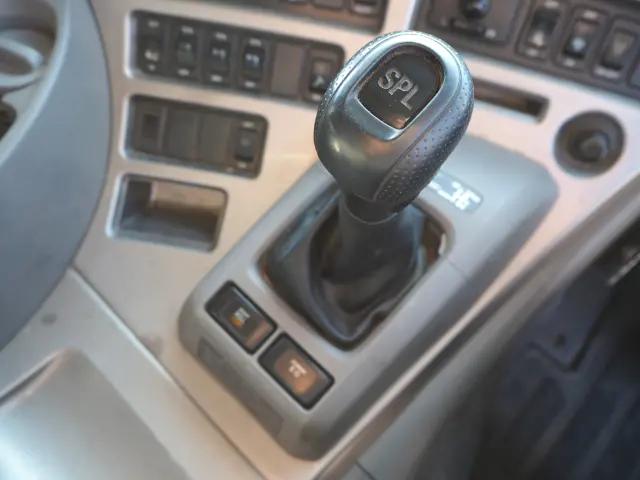 UD クオン QKG-CW5ZA(6x4)の写真49