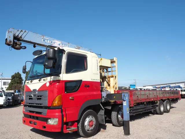 日野 プロフィア PK-FW1EXWG(8x4)の写真1