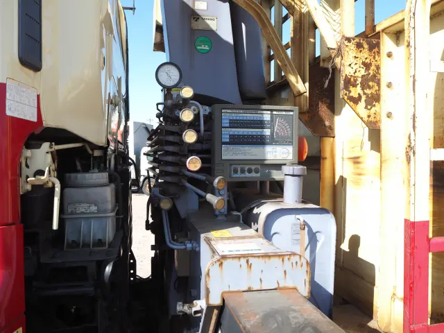 日野 プロフィア PK-FW1EXWG(8x4)の写真12