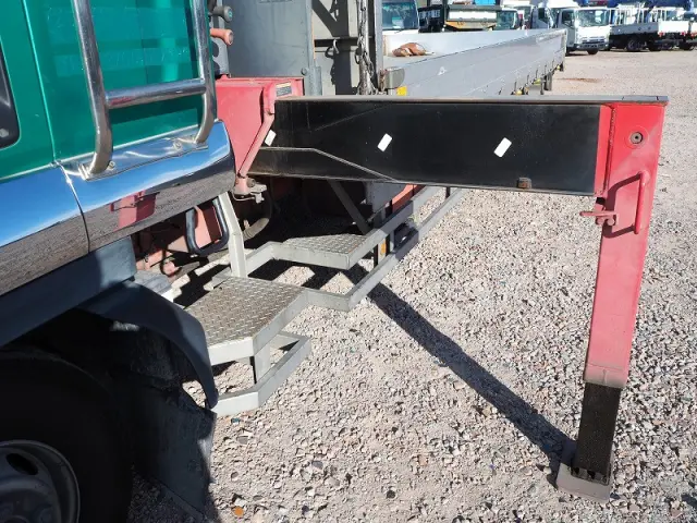 いすゞ フォワード TKG-FRR90T2(2WD)の写真12