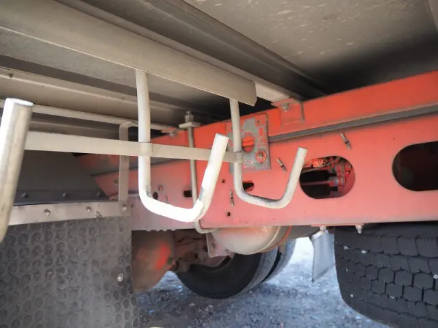 いすゞ フォワード TKG-FRR90T2(2WD)の写真32