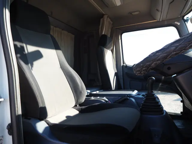 日野 レンジャー BDG-FE7JLWA(2WD)の写真44