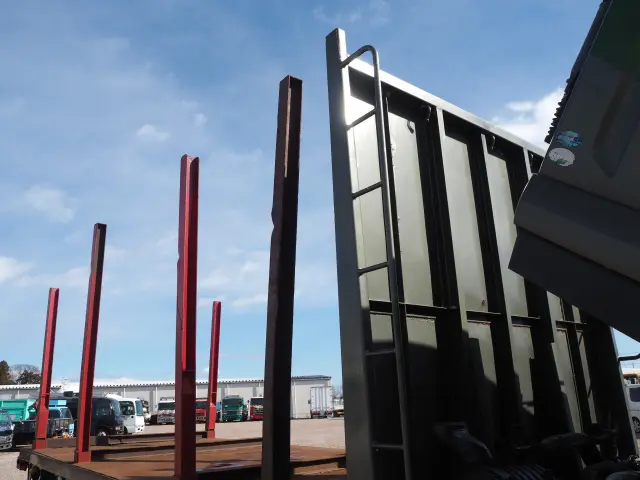 いすゞ フォワード LKG-FVR34U2(2WD)の写真10