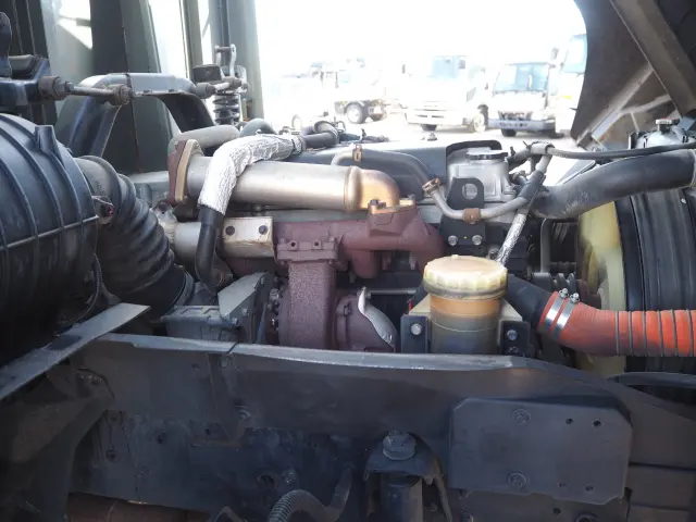 いすゞ フォワード LKG-FVR34U2(2WD)の写真12