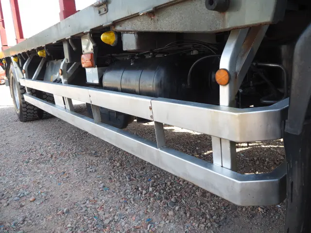 いすゞ フォワード LKG-FVR34U2(2WD)の写真14