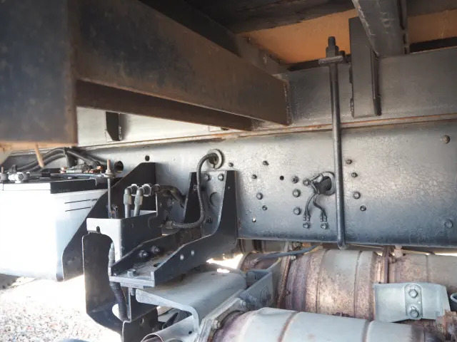 いすゞ フォワード LKG-FVR34U2(2WD)の写真16