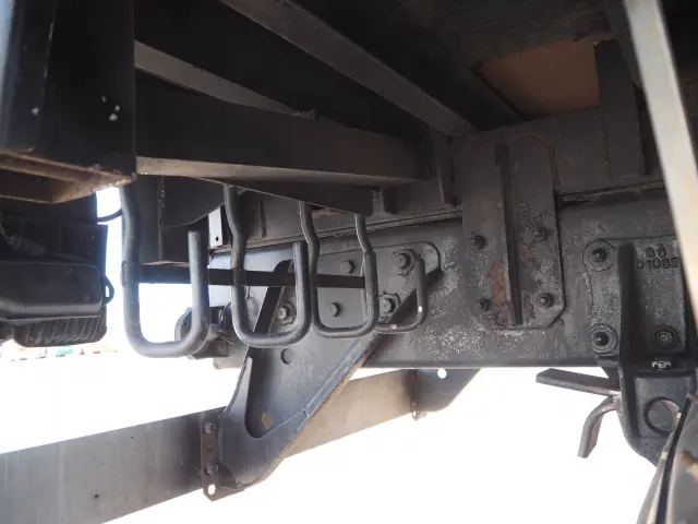 いすゞ フォワード LKG-FVR34U2(2WD)の写真22