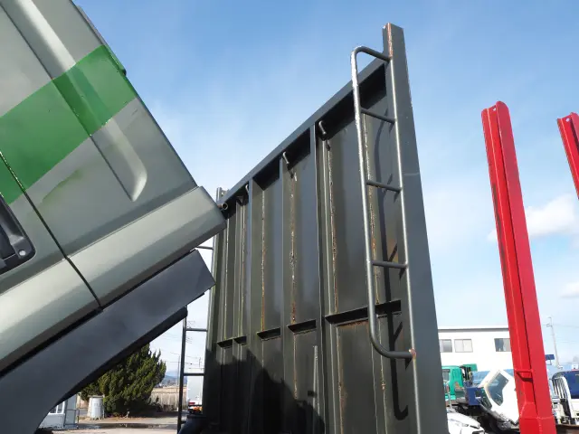 いすゞ フォワード LKG-FVR34U2(2WD)の写真36