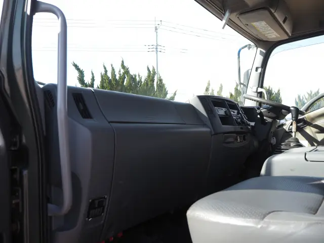 いすゞ フォワード LKG-FVR34U2(2WD)の写真38