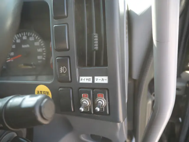 いすゞ フォワード LKG-FVR34U2(2WD)の写真48