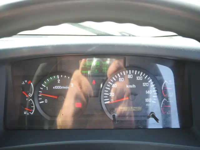 いすゞ フォワード LKG-FVR34U2(2WD)の写真50