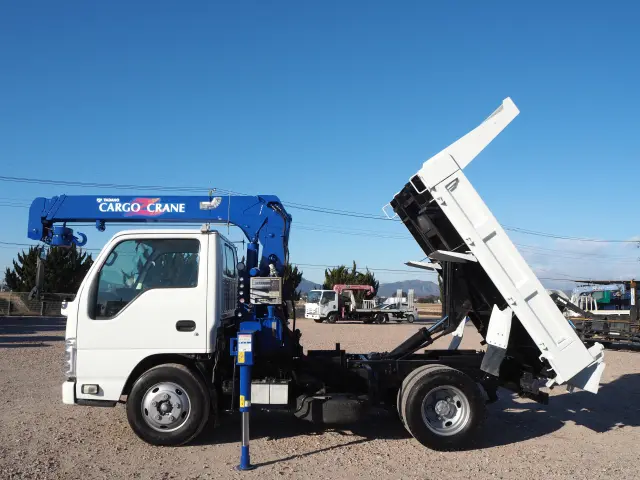 いすゞ エルフ TKG-NKR85AN(2WD)の写真2