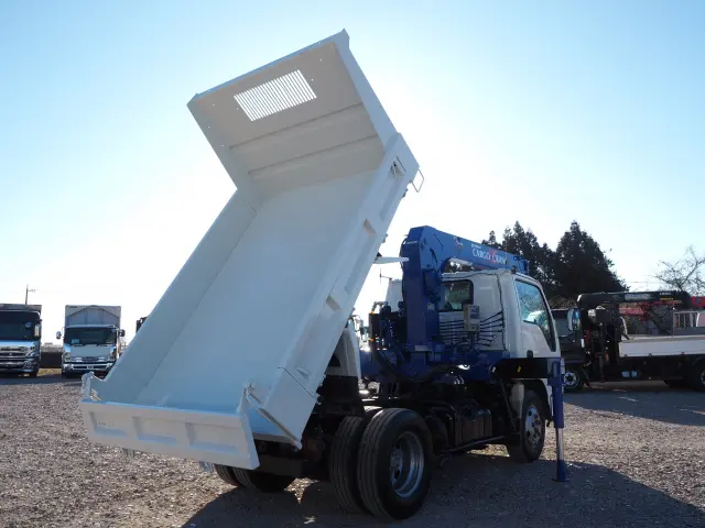 いすゞ エルフ TKG-NKR85AN(2WD)の写真5