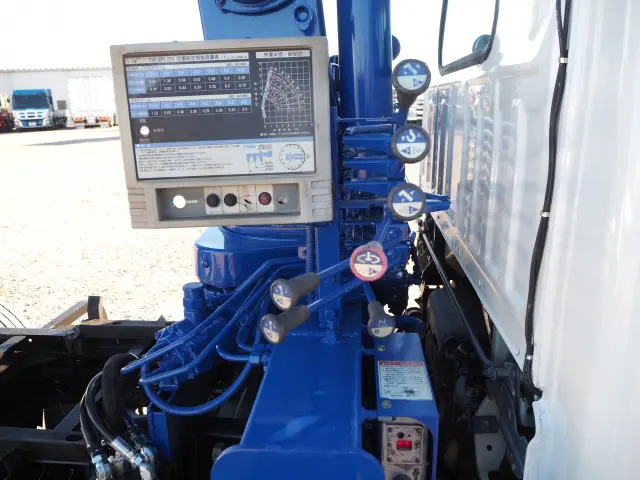 いすゞ エルフ TKG-NKR85AN(2WD)の写真10