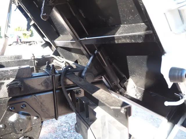 いすゞ エルフ TKG-NKR85AN(2WD)の写真36