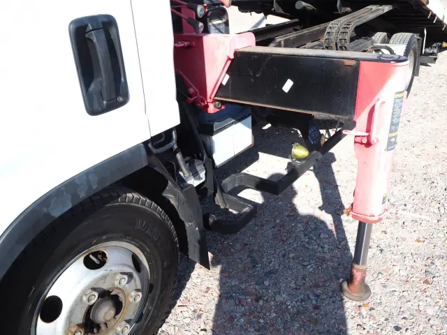 いすゞ エルフ BDG-NPR85AN(2WD)の写真12