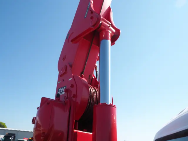 いすゞ エルフ BDG-NPR85AN(2WD)の写真12