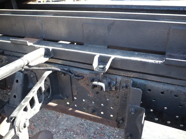 いすゞ エルフ BDG-NPR85AN(2WD)の写真21