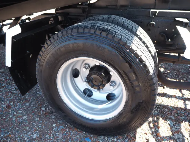 いすゞ エルフ BDG-NPR85AN(2WD)の写真26