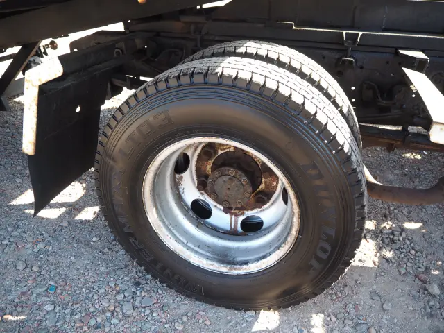 いすゞ エルフ BDG-NPR85AN(2WD)の写真29