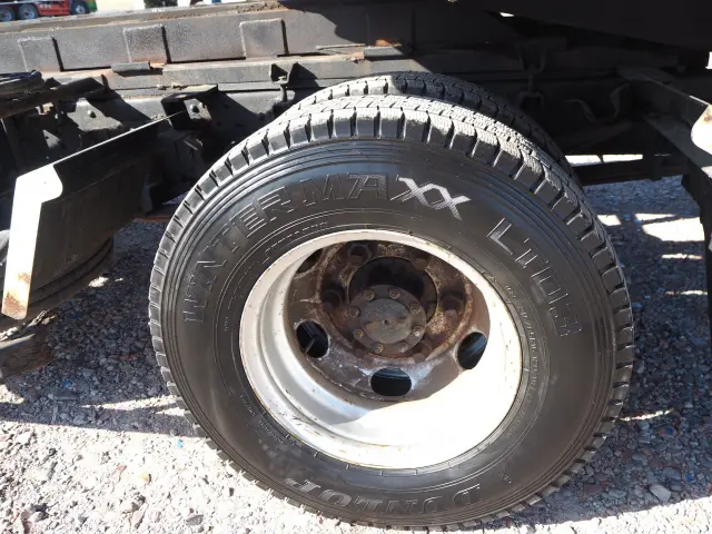 いすゞ エルフ BDG-NPR85AN(2WD)の写真32