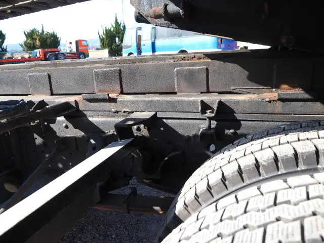 いすゞ エルフ BDG-NPR85AN(2WD)の写真33