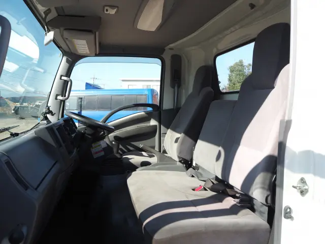 いすゞ エルフ BDG-NPR85AN(2WD)の写真46