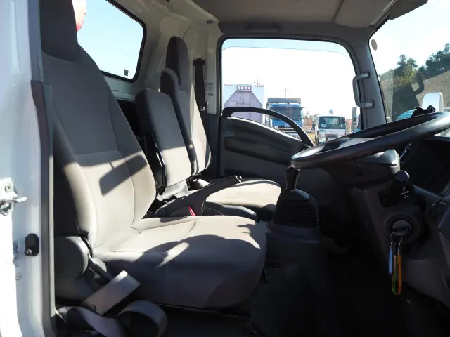 いすゞ エルフ BDG-NPR85AN(2WD)の写真47