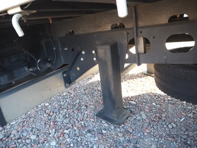 いすゞ フォワード TKG-FRR90S2(2WD)の写真8