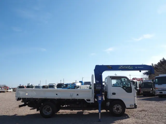 いすゞ エルフ TPG-NKR85AR(2WD)の写真6