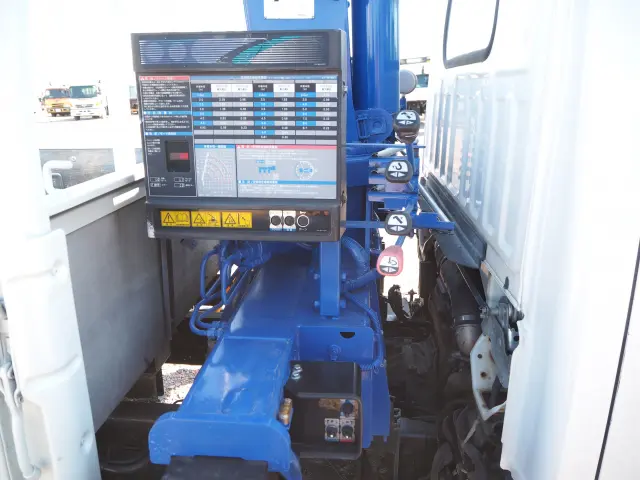 いすゞ エルフ TPG-NKR85AR(2WD)の写真10