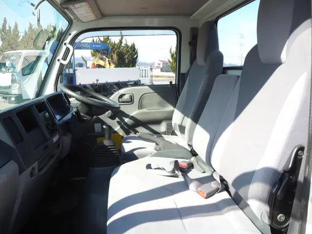 いすゞ エルフ TPG-NKR85AR(2WD)の写真42