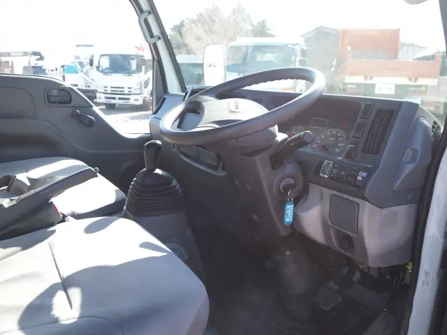 いすゞ エルフ TPG-NKR85AR(2WD)の写真43