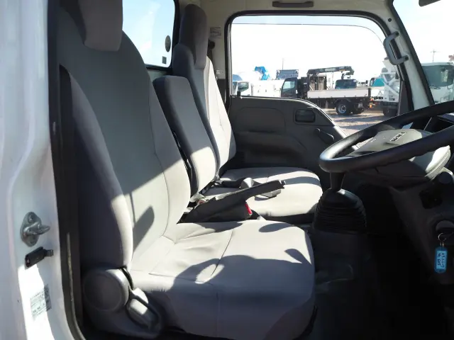 いすゞ エルフ TPG-NKR85AR(2WD)の写真44