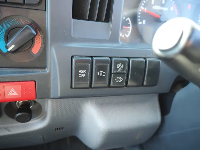 いすゞ エルフ TPG-NKR85AR(2WD)の写真48