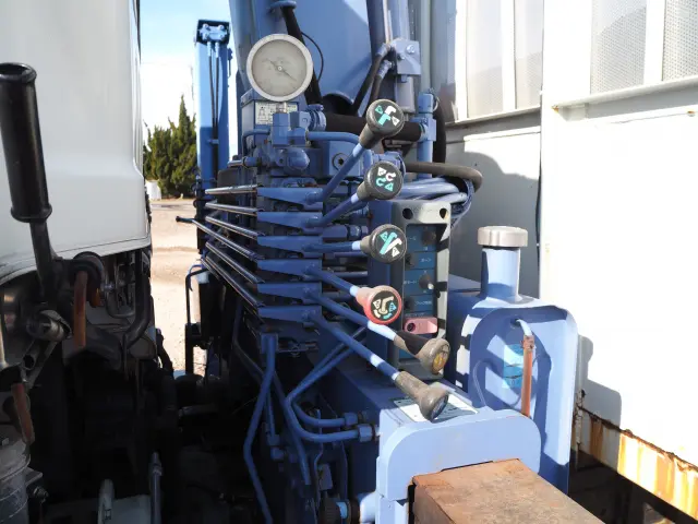 いすゞ フォワード PKG-FSR90S2(2WD)の写真16