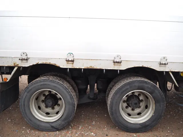 ＵＤ クオン QKG-CG5ZA(8x4)の写真21