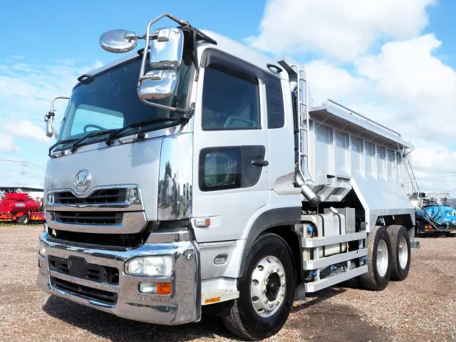 UD クオン QKG-CW5XL(6x4)の写真1