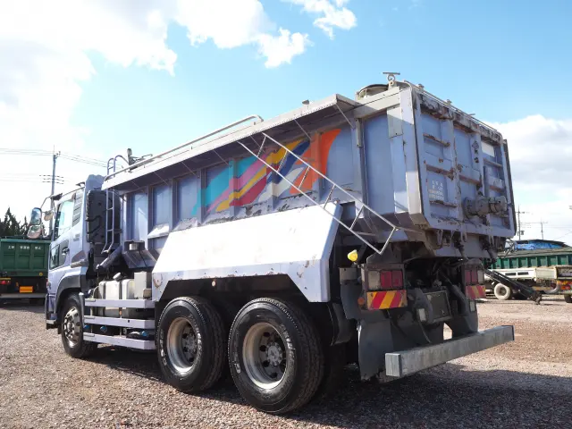 ＵＤ クオン QKG-CW5XL(6x4)の写真3