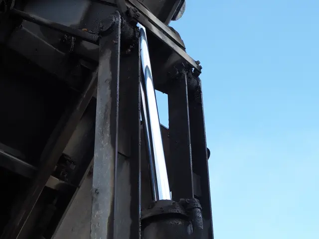 ＵＤ クオン QKG-CW5XL(6x4)の写真18