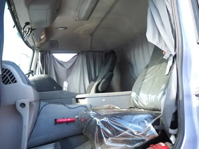 ＵＤ クオン QKG-CW5XL(6x4)の写真44