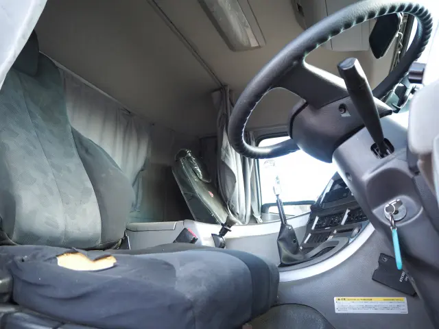 ＵＤ クオン QKG-CW5XL(6x4)の写真45