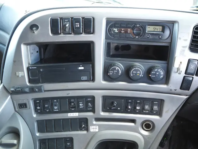 ＵＤ クオン QKG-CW5XL(6x4)の写真48