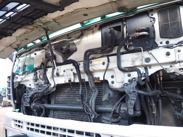 いすゞ ギガ PDG-CYZ77V8(6x4)の写真9