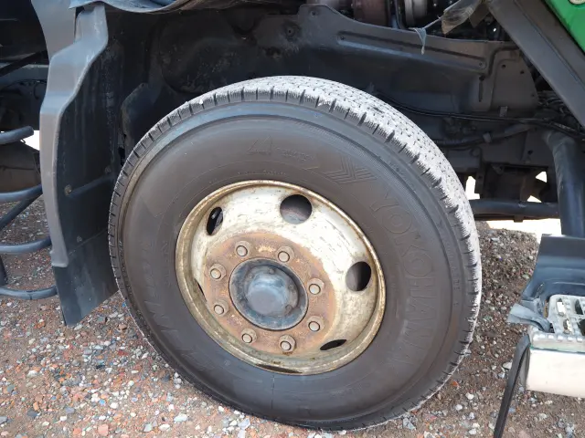 いすゞ ギガ PDG-CYZ77V8(6x4)の写真11