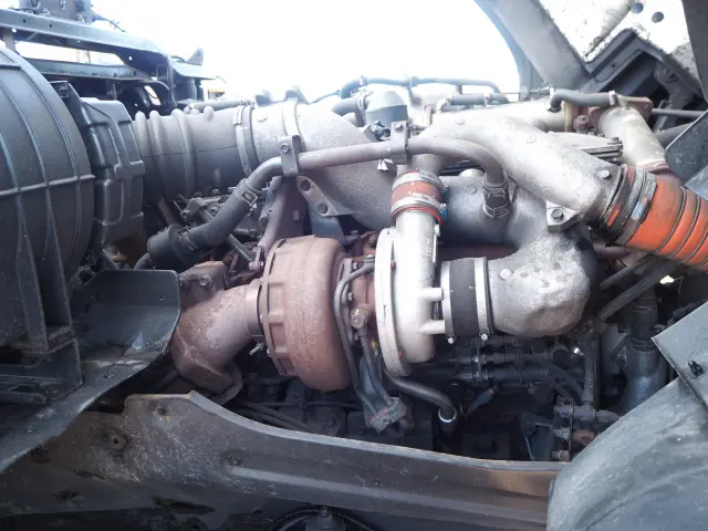 いすゞ ギガ PDG-CYZ77V8(6x4)の写真12